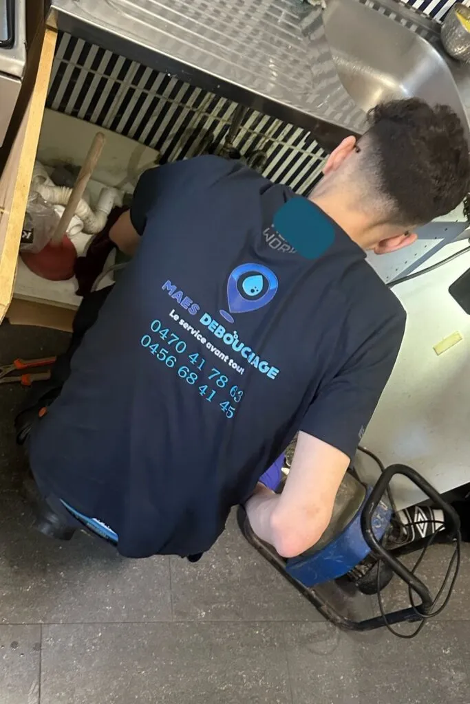 L’Équipe Maes Débouchage, Vos Plombiers et Déboucheurs de Confiance pour Toute Urgence, Partout en Belgique